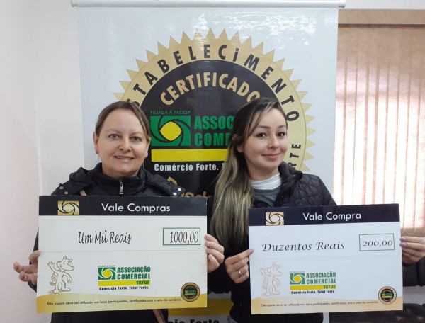 Vilma Rosa e vendedora Amanda Loja Estrela